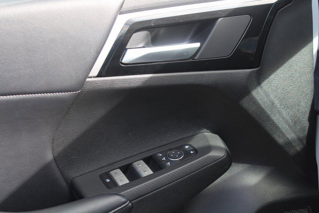 used 2024 Mitsubishi Outlander car, priced at $25,999