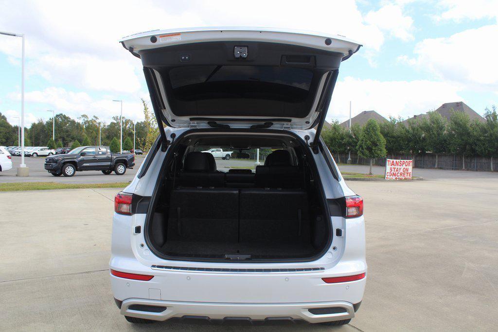 used 2024 Mitsubishi Outlander car, priced at $25,999