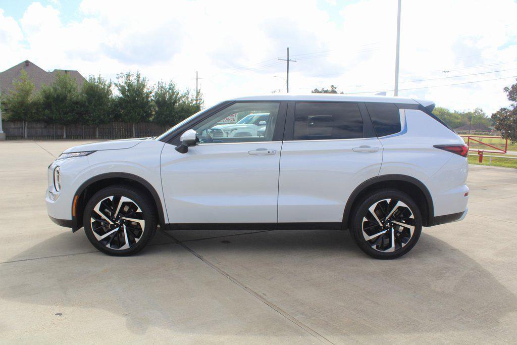 used 2024 Mitsubishi Outlander car, priced at $25,999