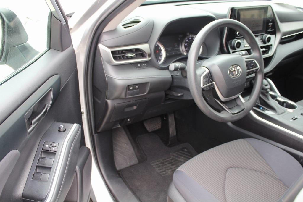 used 2023 Toyota Highlander car, priced at $31,995