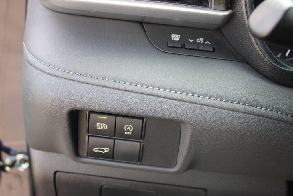 used 2023 Toyota Highlander car, priced at $30,995