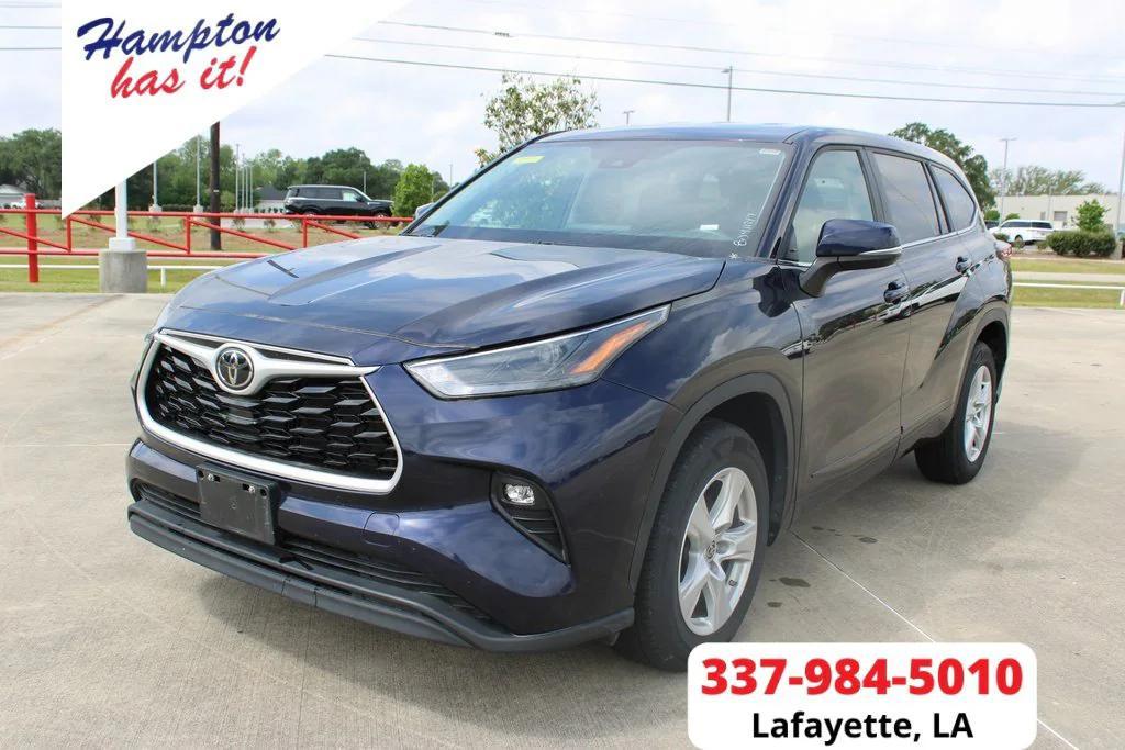 used 2023 Toyota Highlander car, priced at $30,995