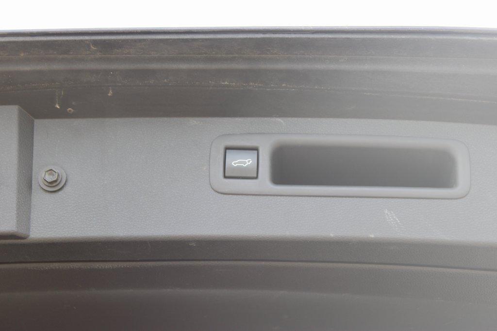 used 2023 Toyota Highlander car, priced at $30,995