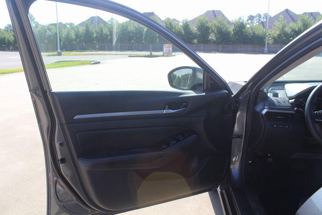 used 2023 Nissan Altima car, priced at $20,599