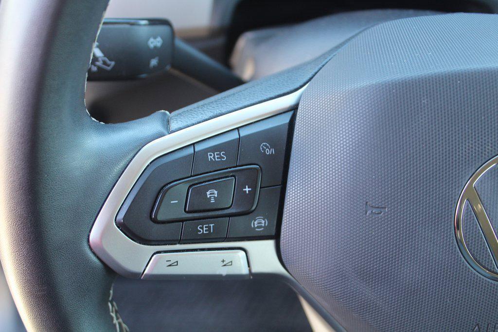 used 2022 Volkswagen Atlas car, priced at $25,999