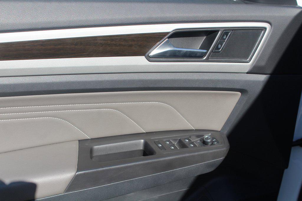 used 2022 Volkswagen Atlas car, priced at $25,999