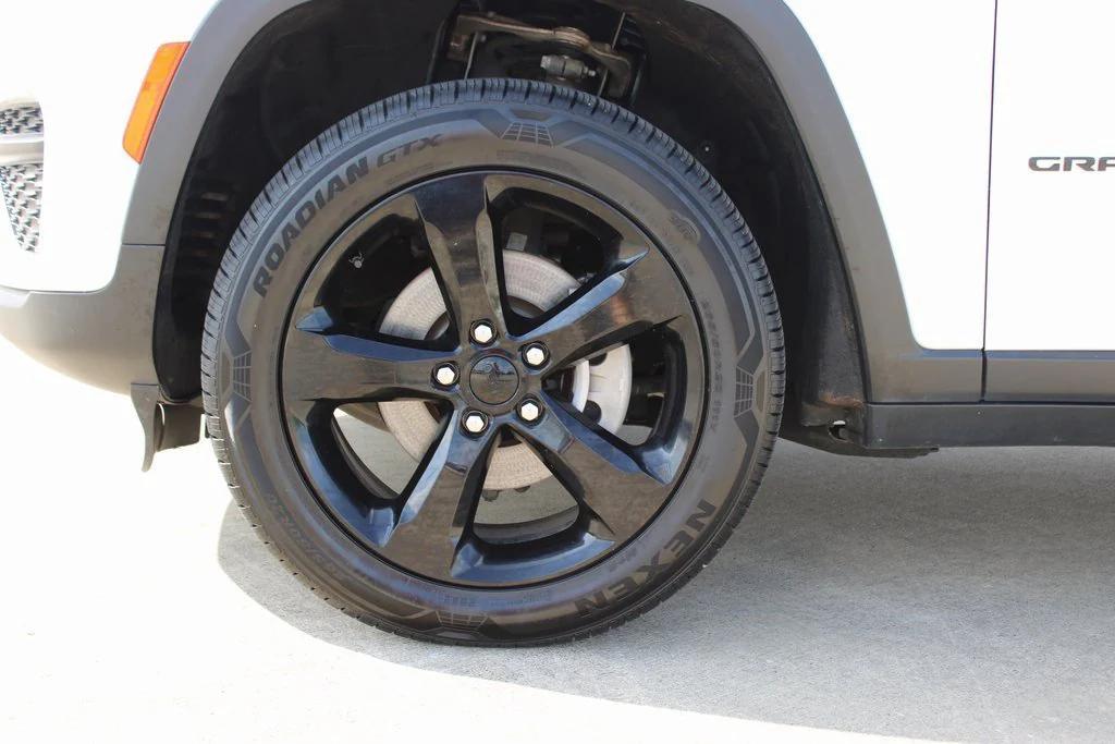 used 2023 Jeep Grand Cherokee car, priced at $27,795