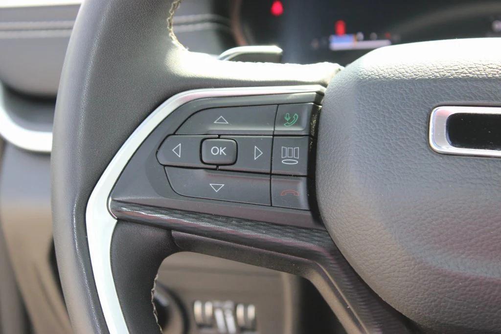 used 2023 Jeep Grand Cherokee car, priced at $27,795