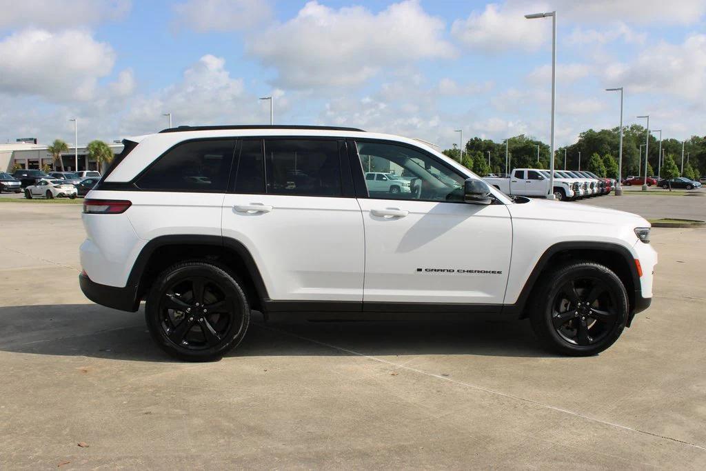 used 2023 Jeep Grand Cherokee car, priced at $27,795