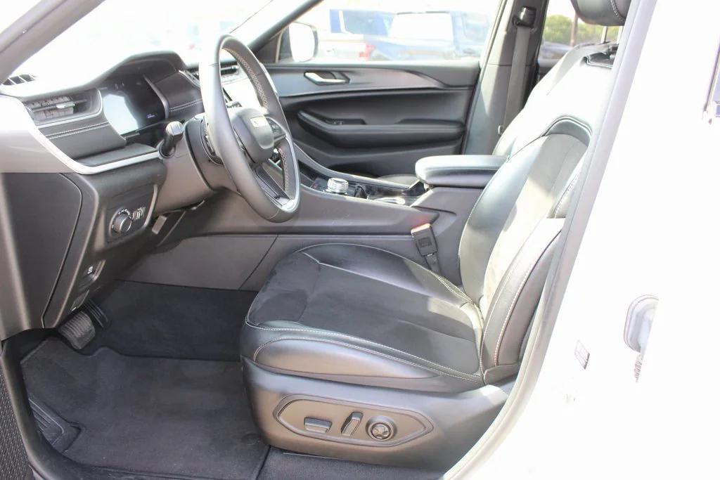 used 2023 Jeep Grand Cherokee car, priced at $27,795