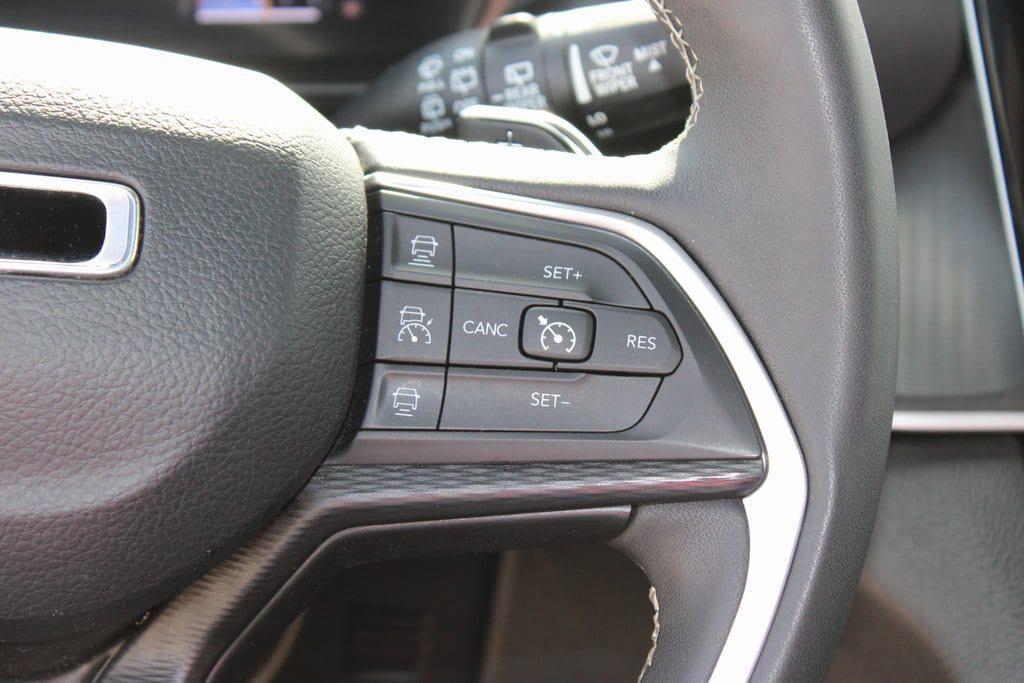 used 2023 Jeep Grand Cherokee car, priced at $27,795