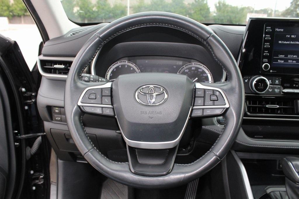 used 2022 Toyota Highlander car, priced at $33,995