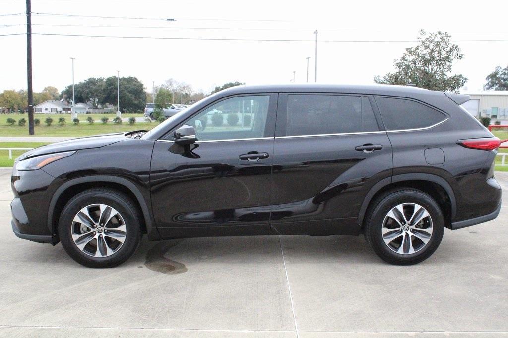 used 2022 Toyota Highlander car, priced at $33,995