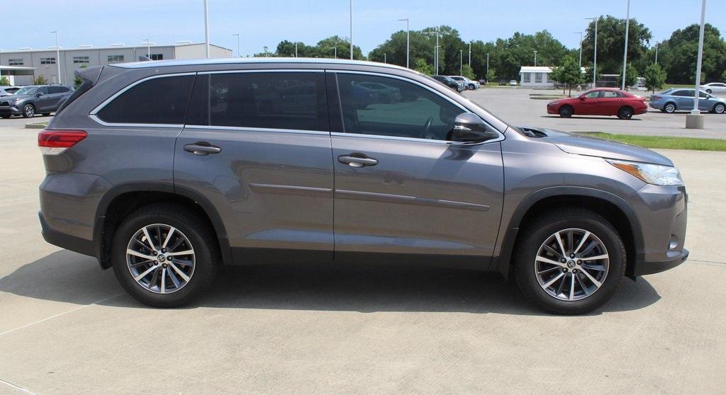 used 2019 Toyota Highlander car, priced at $28,255