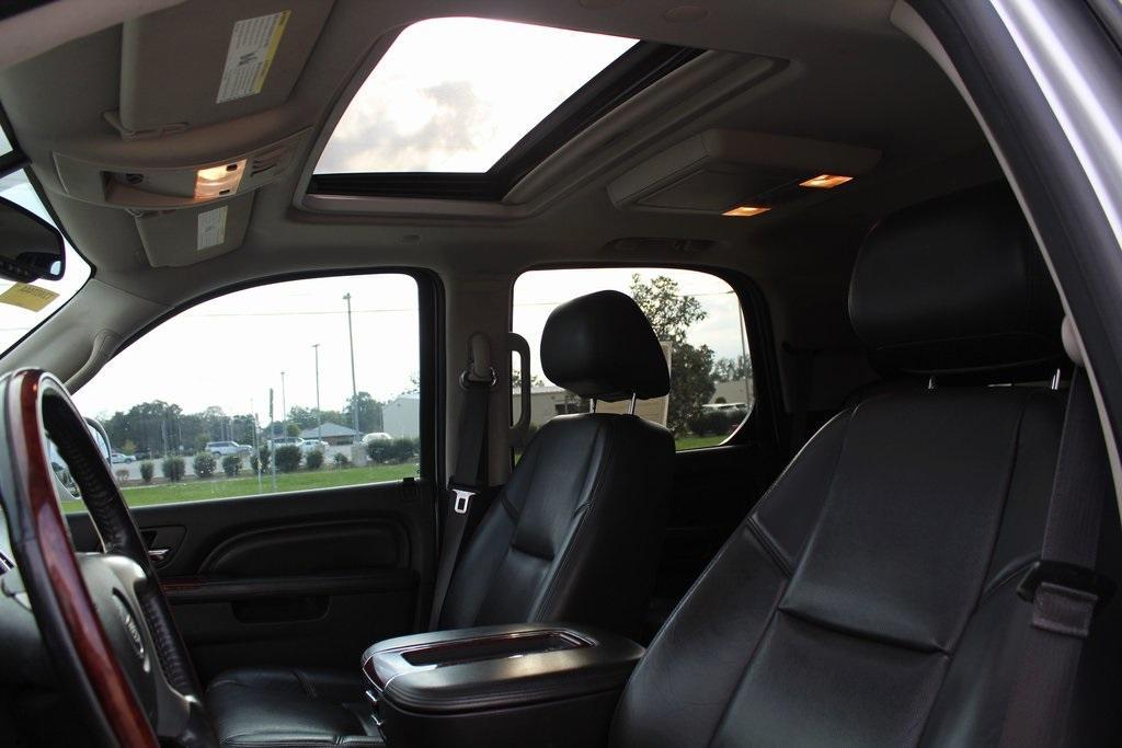 used 2014 Cadillac Escalade car, priced at $17,599