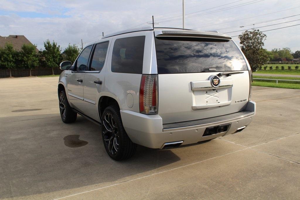 used 2014 Cadillac Escalade car, priced at $17,599