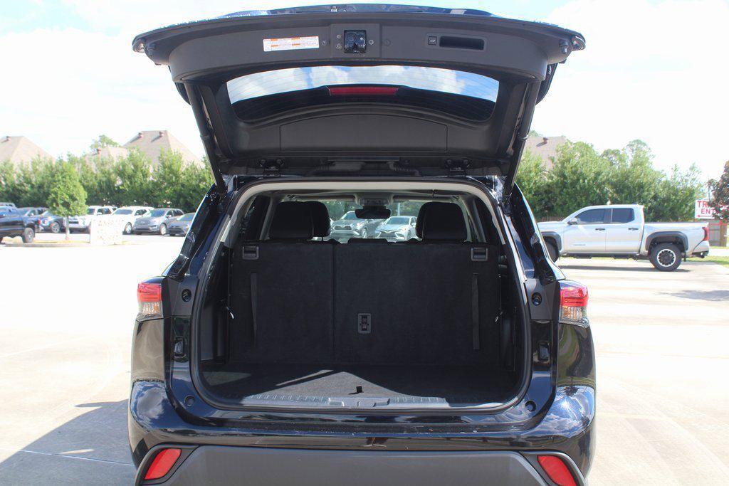 used 2023 Toyota Highlander car, priced at $35,495