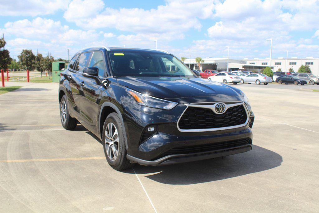used 2023 Toyota Highlander car, priced at $35,495