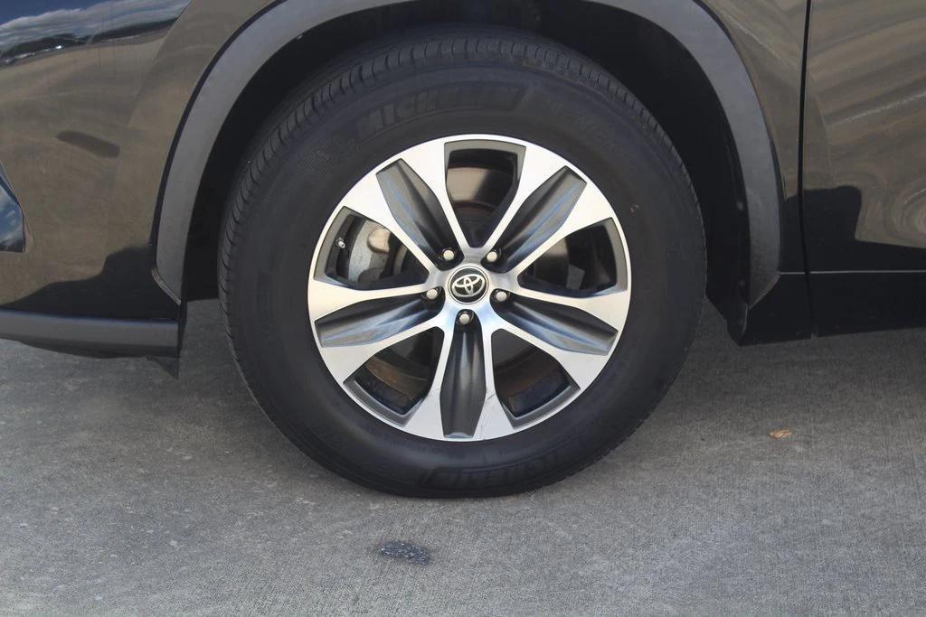 used 2023 Toyota Highlander car, priced at $35,495