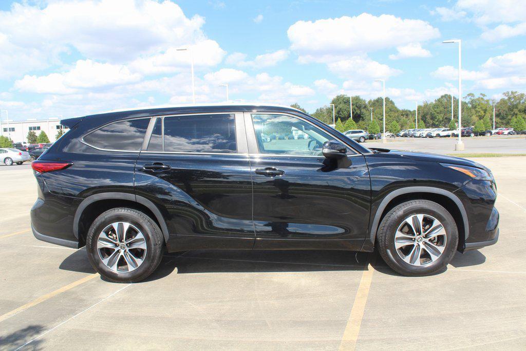 used 2023 Toyota Highlander car, priced at $35,495