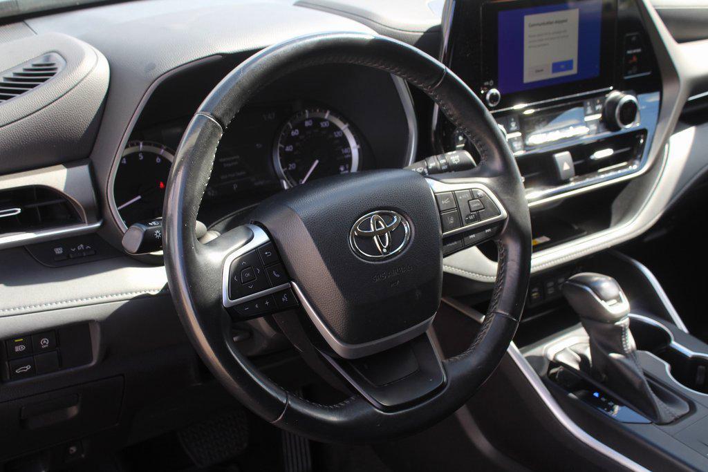 used 2023 Toyota Highlander car, priced at $35,495