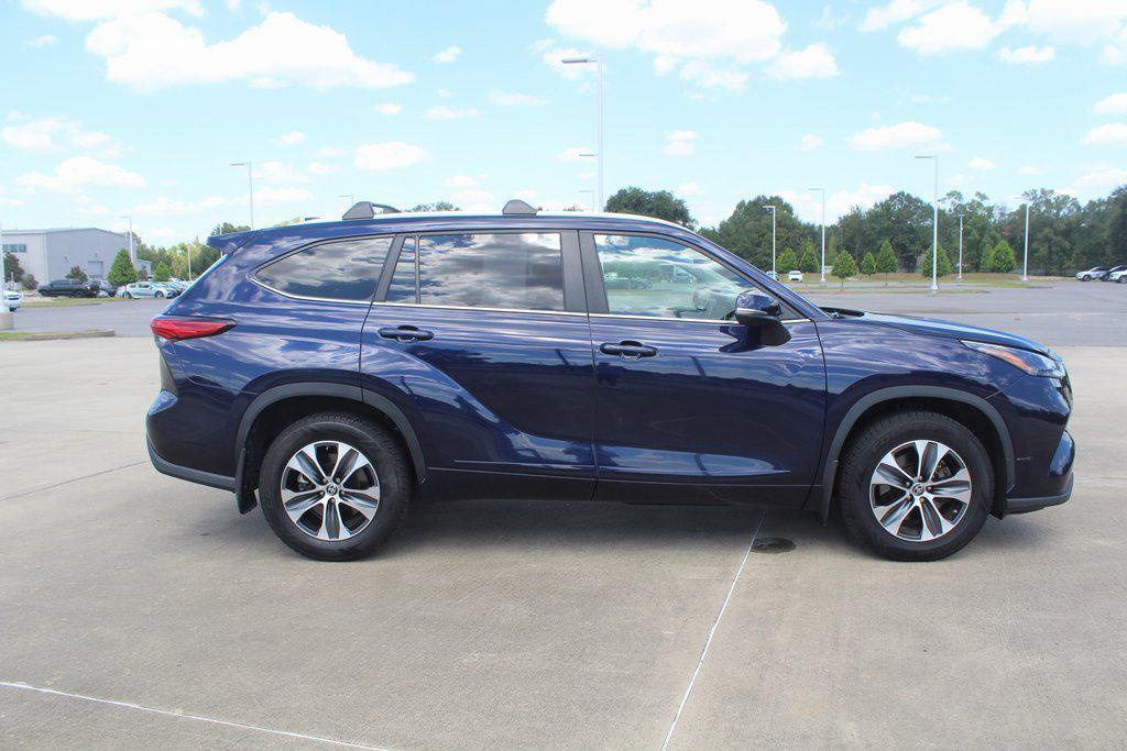 used 2023 Toyota Highlander car, priced at $37,995
