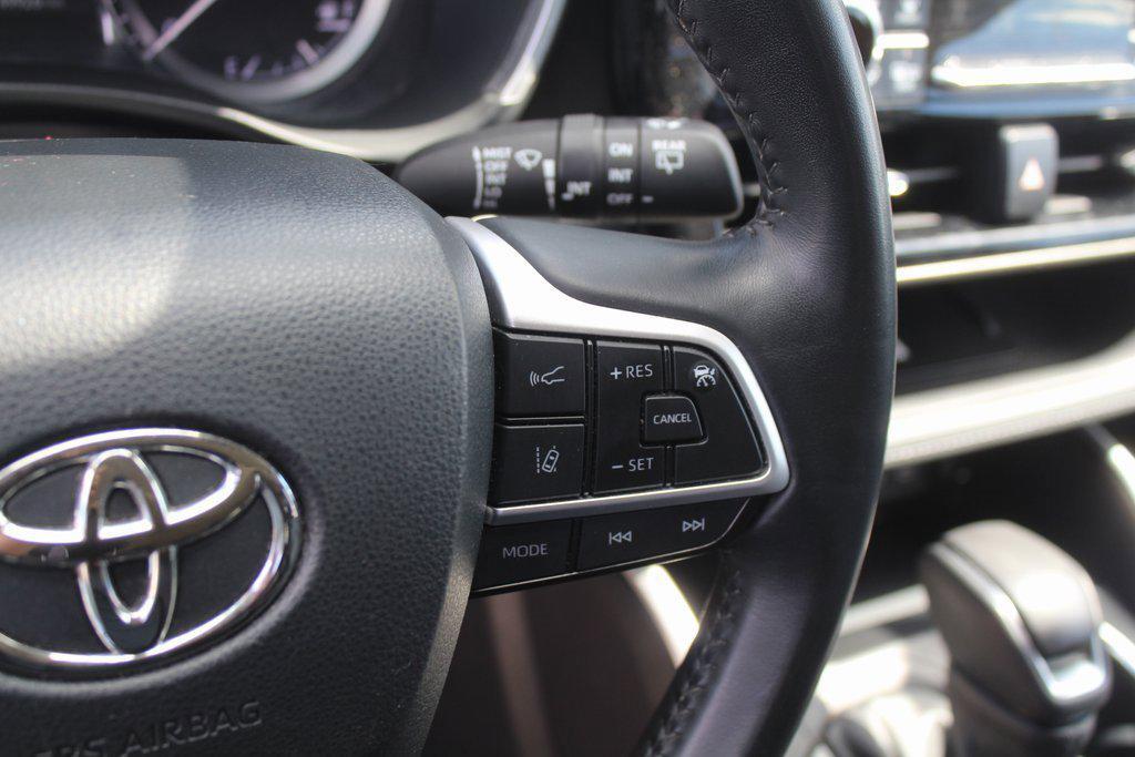 used 2023 Toyota Highlander car, priced at $37,995