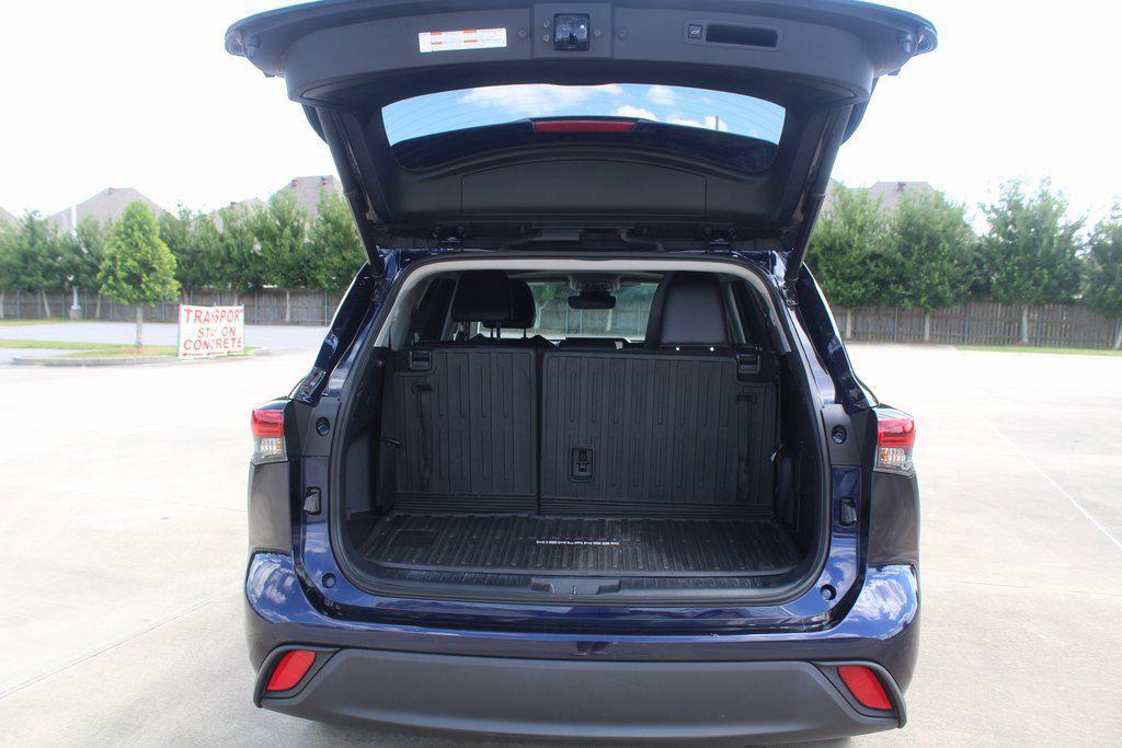 used 2023 Toyota Highlander car, priced at $37,995