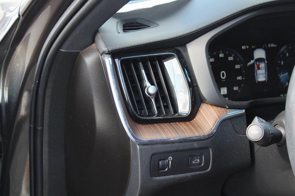 used 2021 Volvo XC60 car, priced at $27,995
