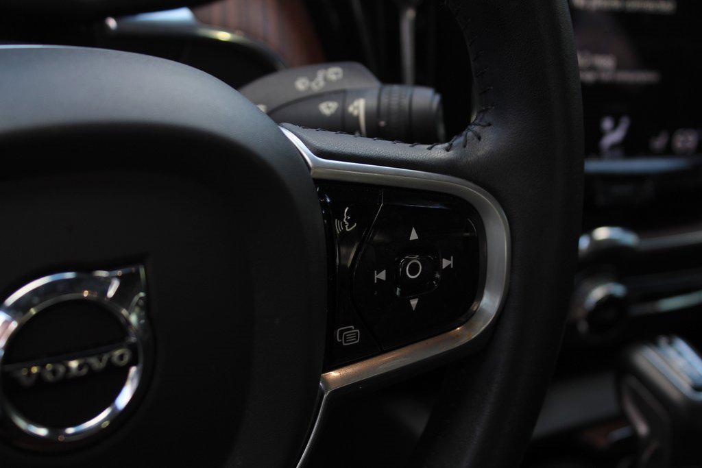 used 2021 Volvo XC60 car, priced at $27,995