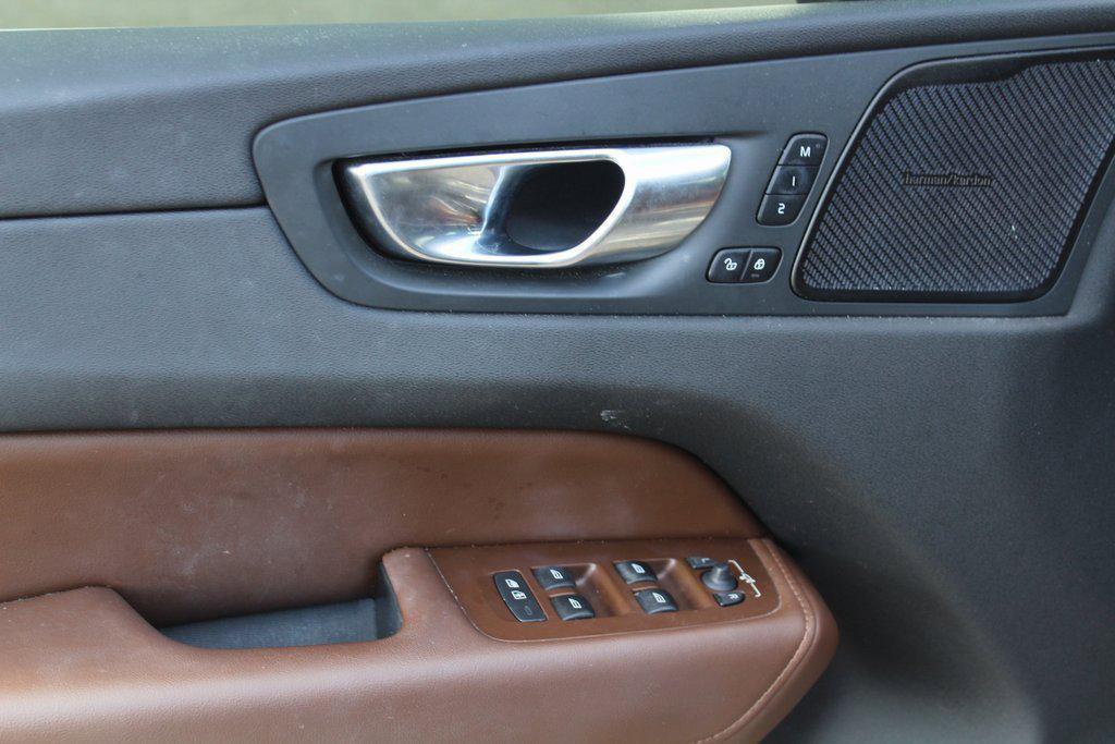 used 2021 Volvo XC60 car, priced at $27,995