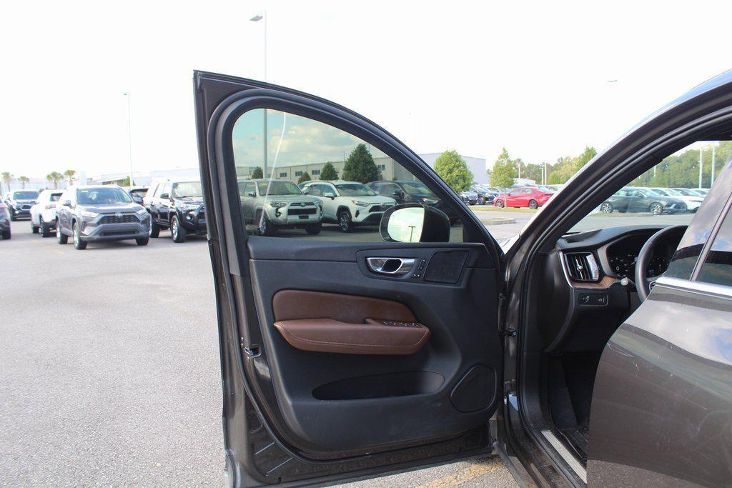 used 2021 Volvo XC60 car, priced at $27,995