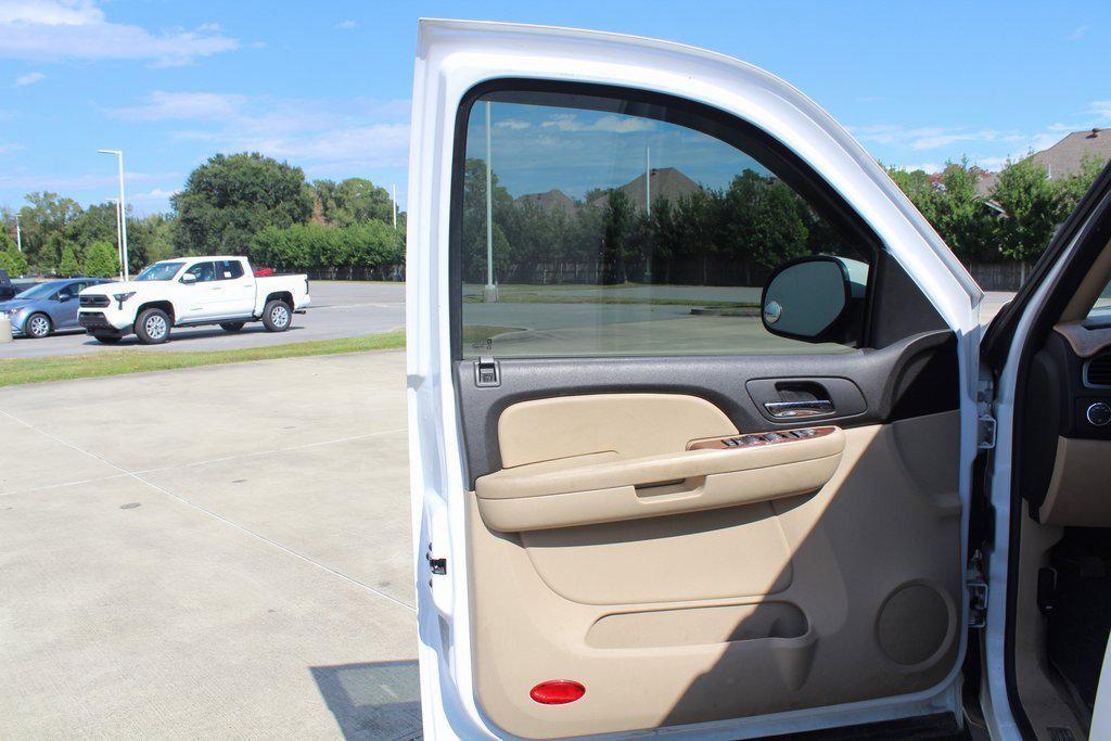 used 2007 Chevrolet Suburban car, priced at $6,000