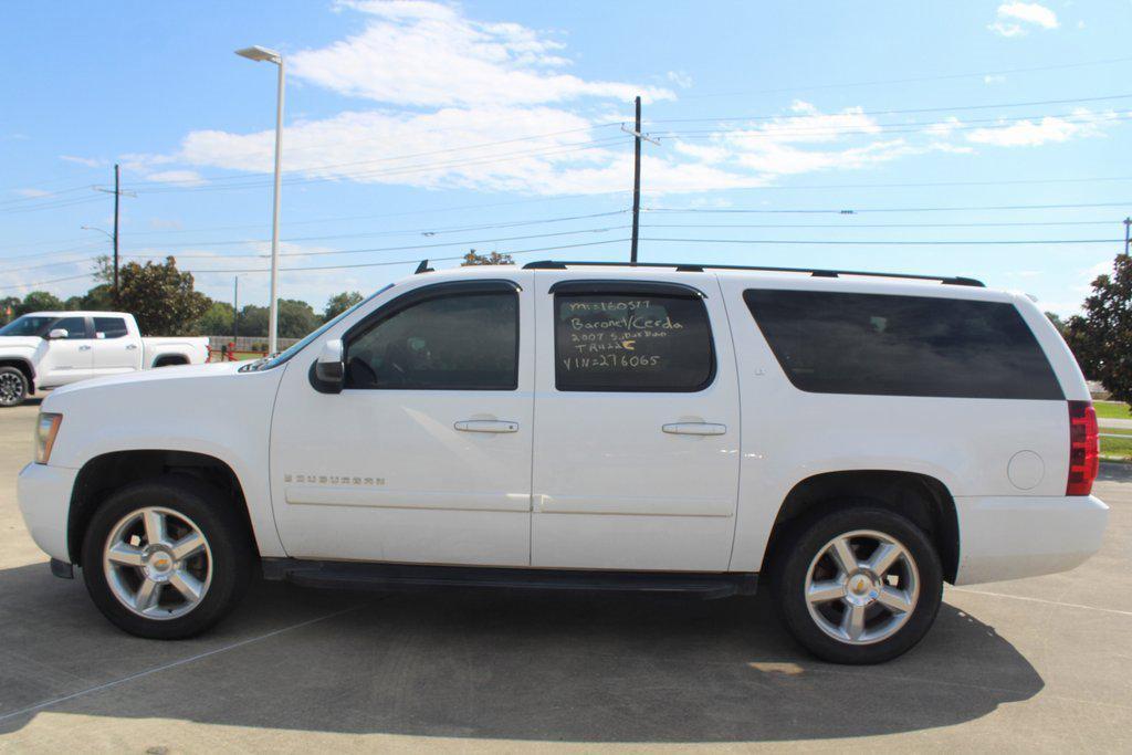 used 2007 Chevrolet Suburban car, priced at $6,000