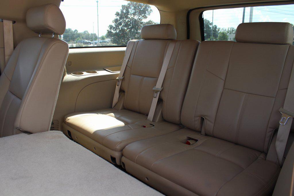 used 2007 Chevrolet Suburban car, priced at $6,000