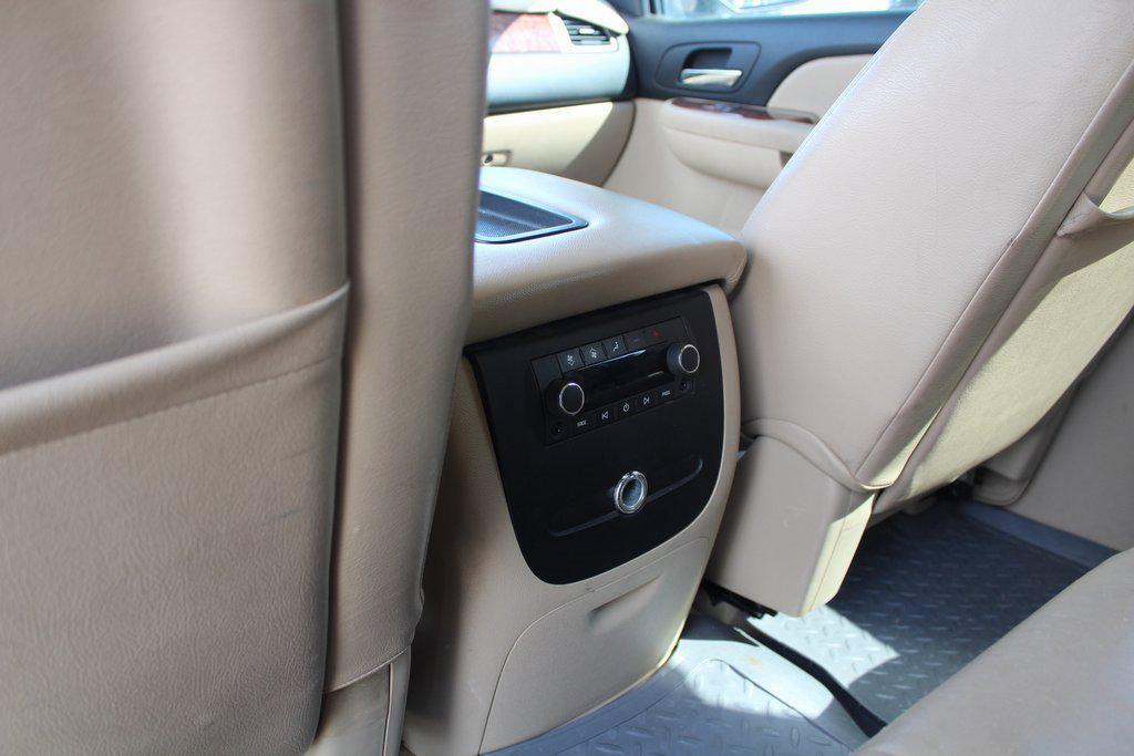 used 2007 Chevrolet Suburban car, priced at $6,000