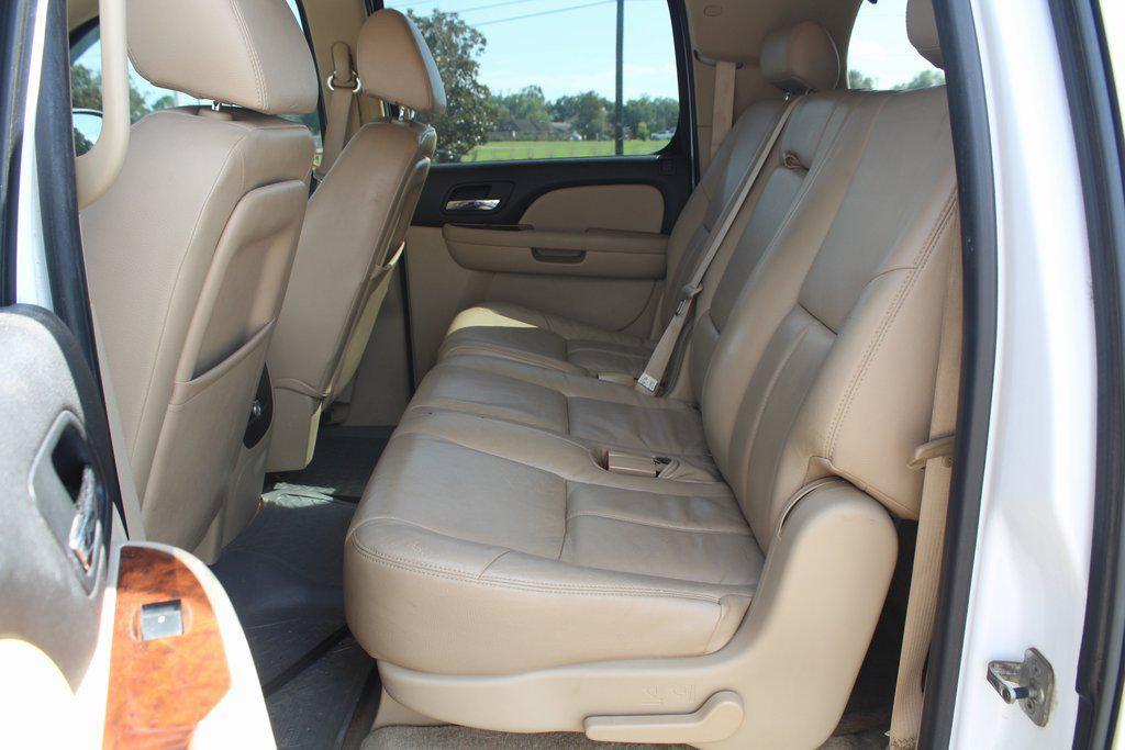 used 2007 Chevrolet Suburban car, priced at $6,000
