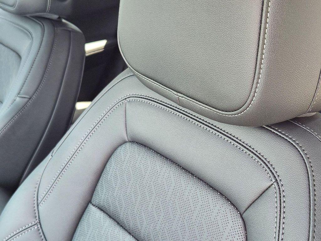 new 2026 Chevrolet Equinox car, priced at $33,925