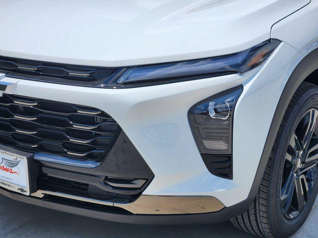 new 2025 Chevrolet Trax car, priced at $26,690