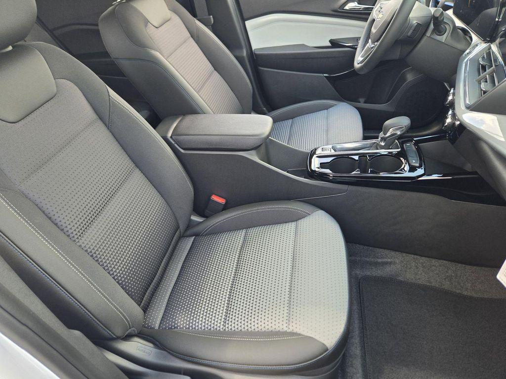 new 2025 Chevrolet Trax car, priced at $23,987