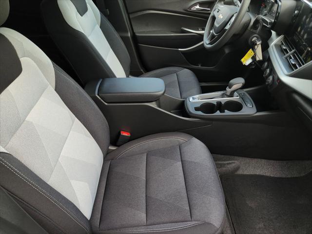 new 2025 Chevrolet Trax car, priced at $23,285