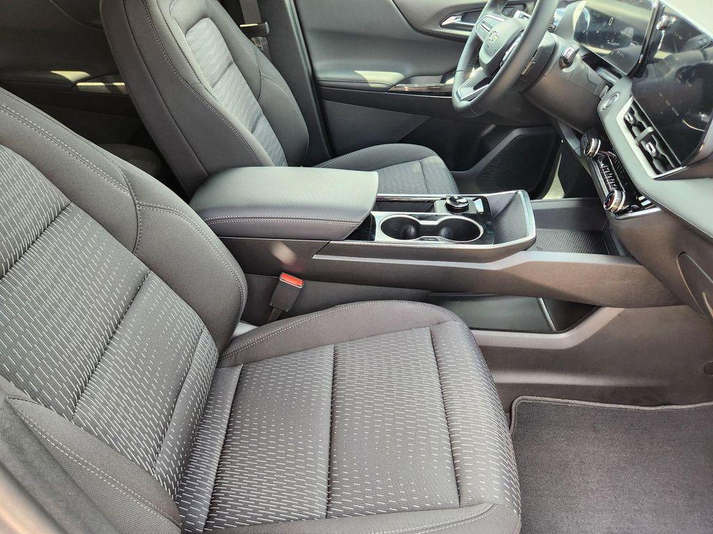 new 2026 Chevrolet Equinox car, priced at $29,040