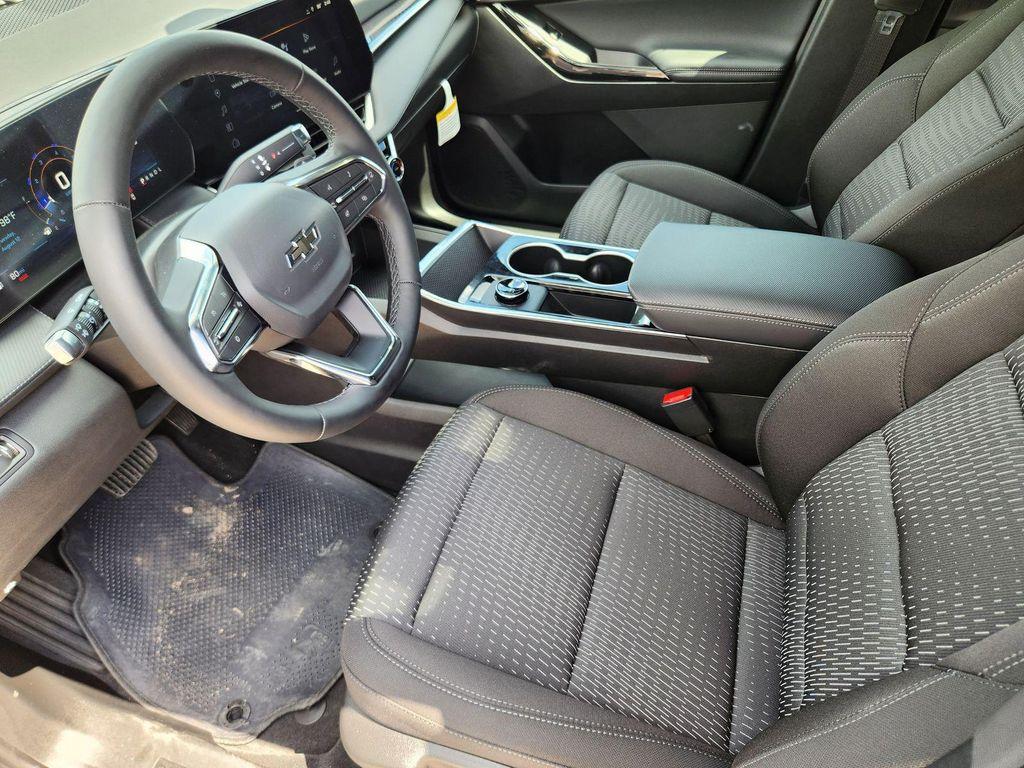 new 2026 Chevrolet Equinox car, priced at $29,040