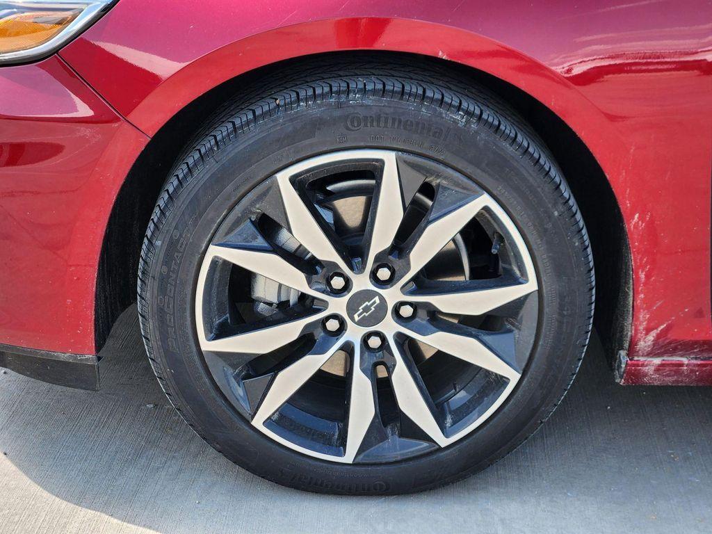 new 2025 Chevrolet Malibu car, priced at $27,211