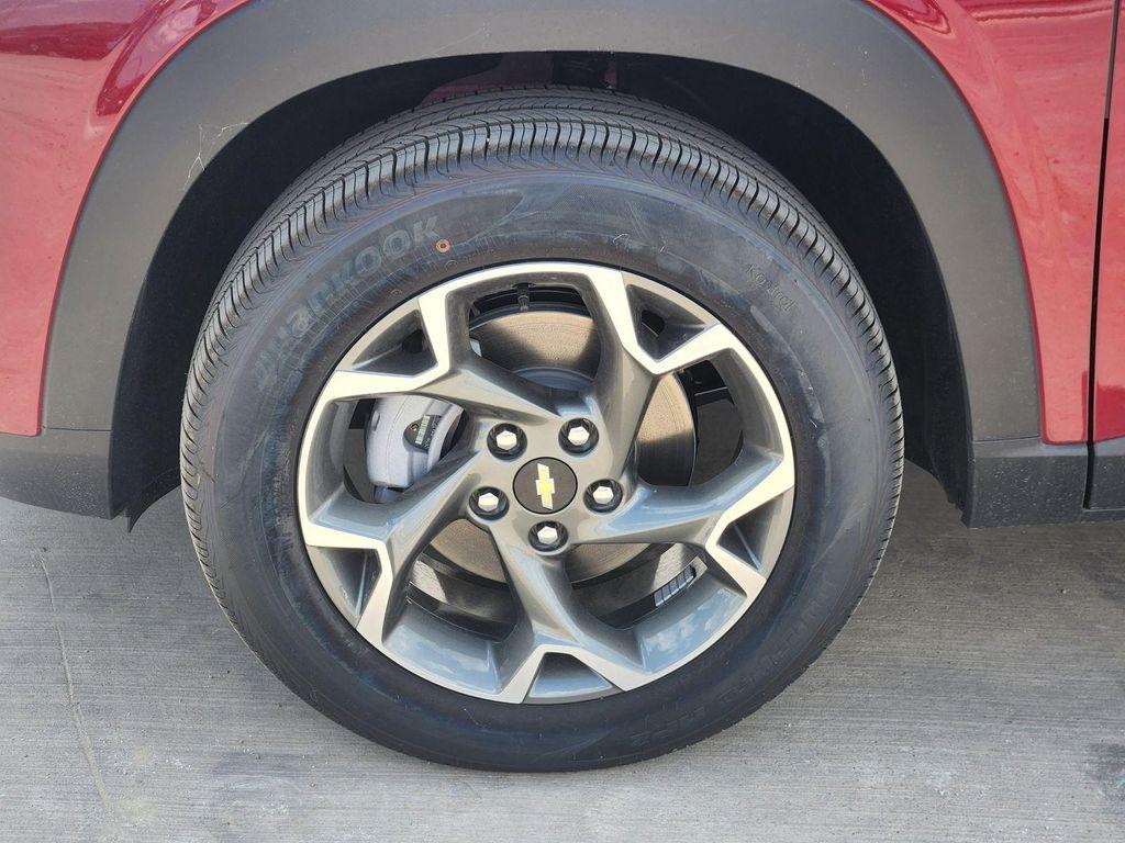 new 2025 Chevrolet Trax car, priced at $25,735