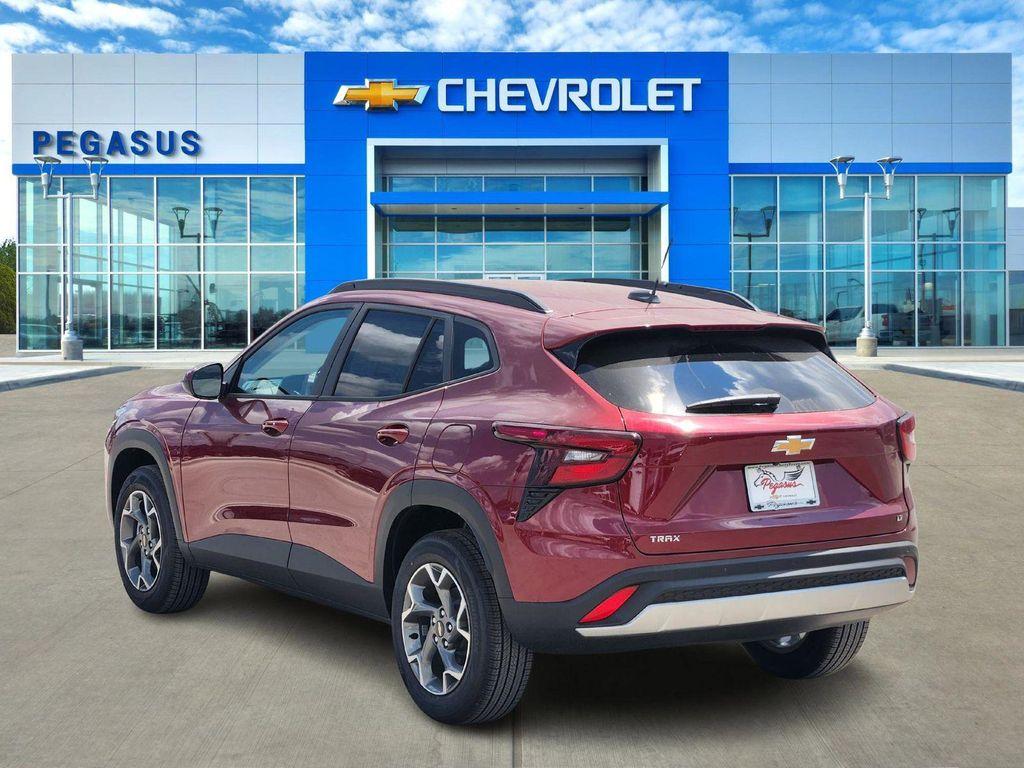 new 2025 Chevrolet Trax car, priced at $25,735
