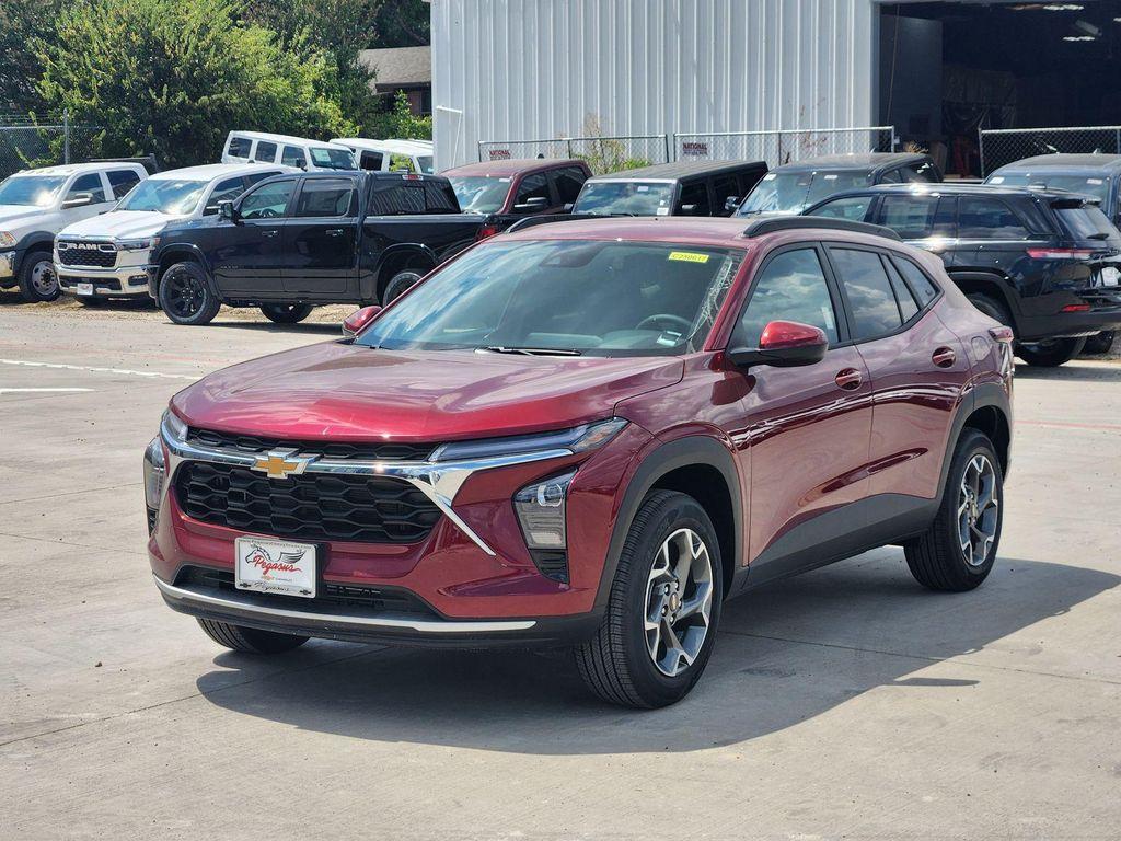 new 2025 Chevrolet Trax car, priced at $25,735
