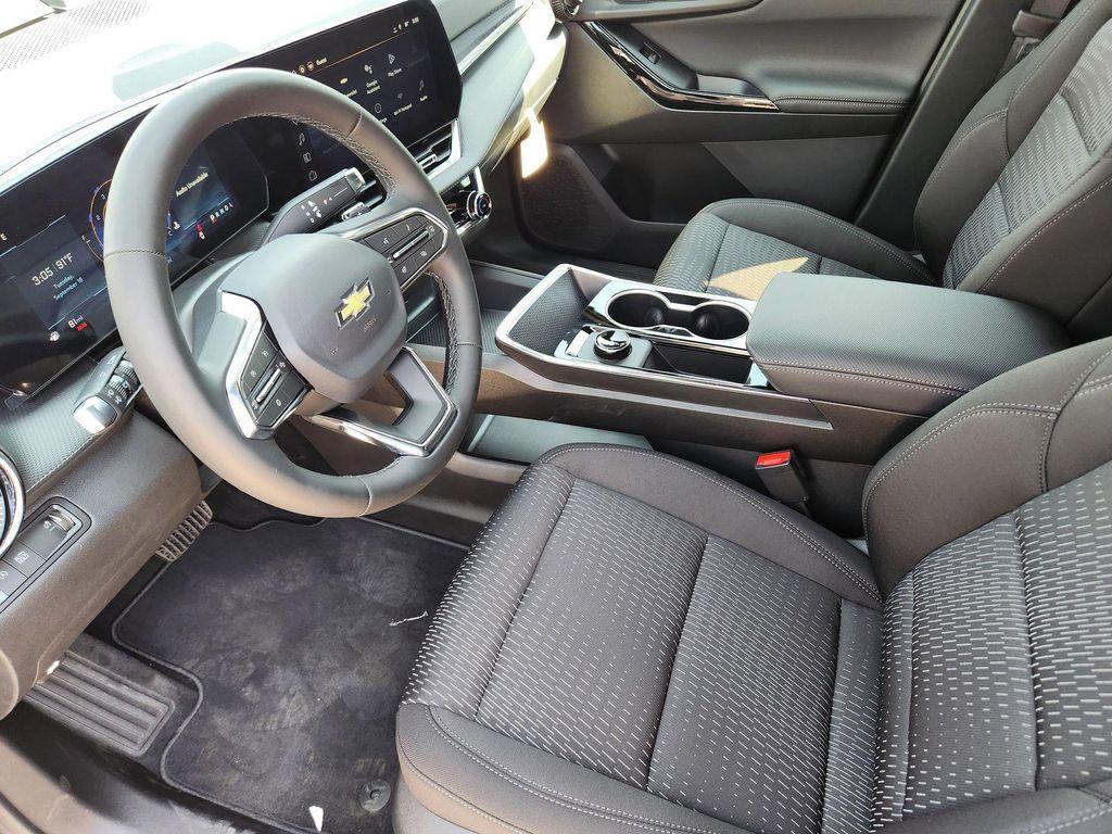new 2026 Chevrolet Equinox car, priced at $30,495