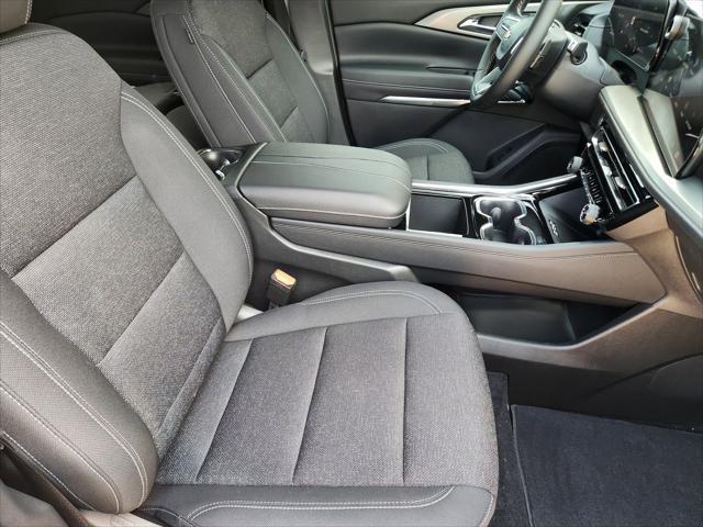 new 2025 Chevrolet Traverse car, priced at $45,445