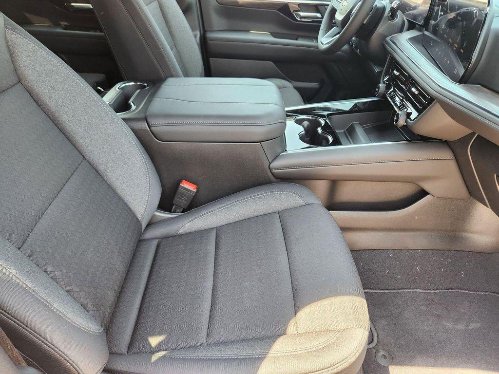 new 2025 Chevrolet Suburban car, priced at $66,445